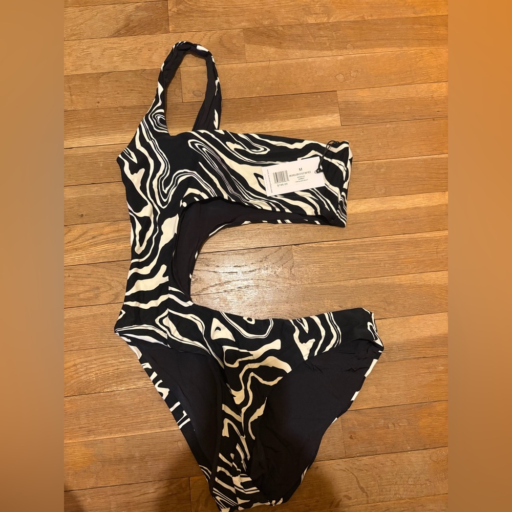 WeWoreWhat Black and White One Piece Swimsuit